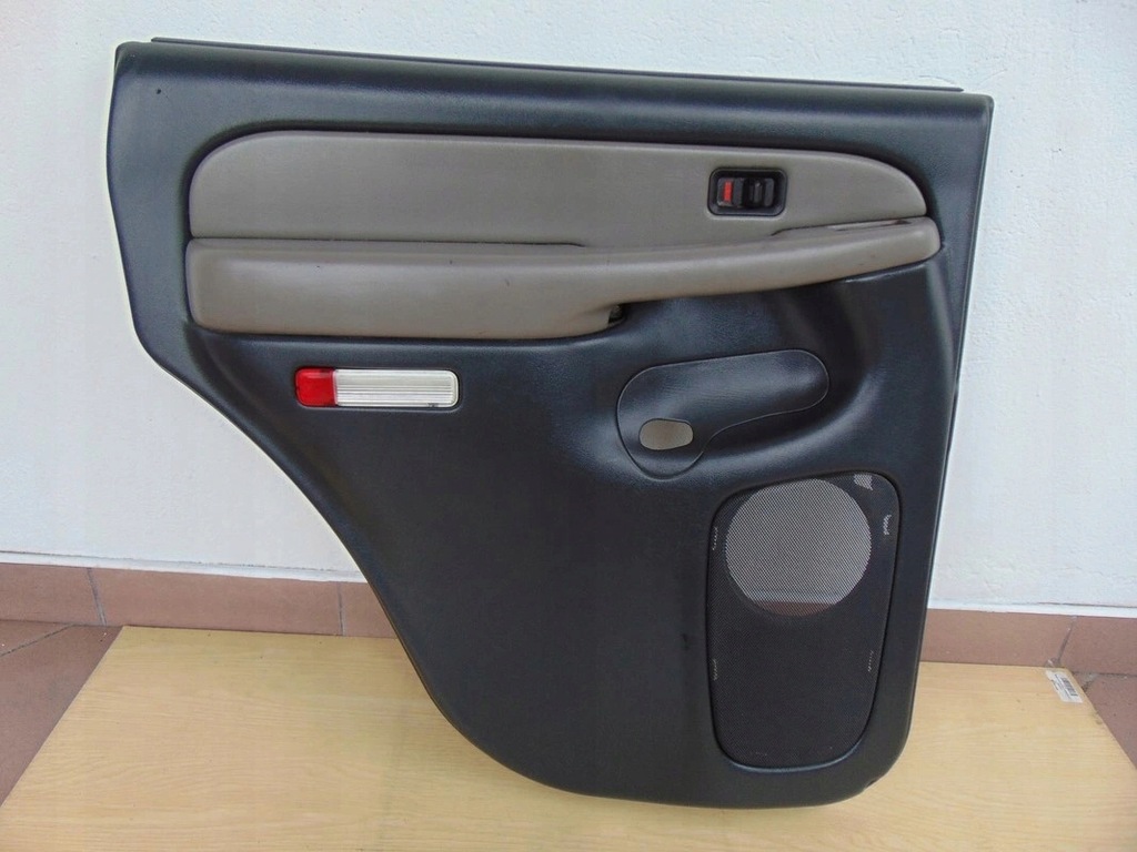 фото №1, Обивка обшивка дверь левая задняя chevrolet tahoe