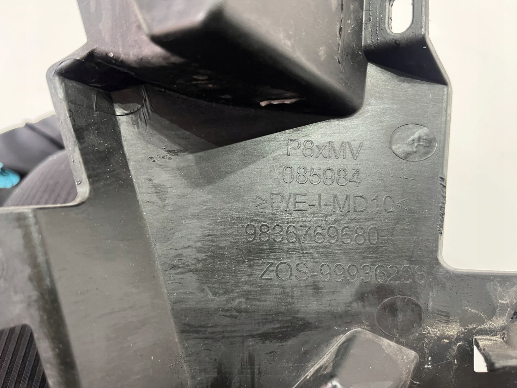 Peugeot 3008 2 рестайлінг  кронштейн  кронштейн бампера перед передній ліве 9836769680 Доставка