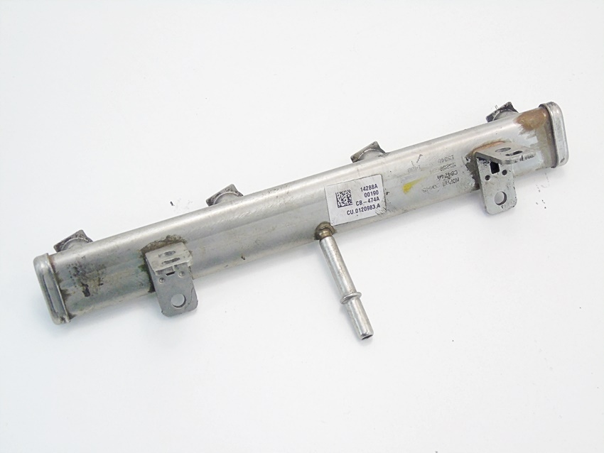 фото №4, Молдинг впрыскная 1.4 t multiair renegade dart 500x