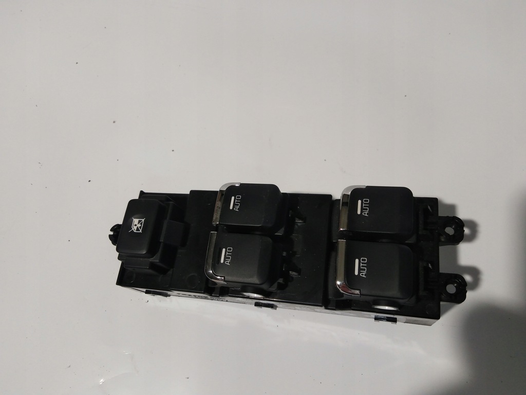 фото №1, Ceed ii панель окон переключатель левый перед 49d490-1110