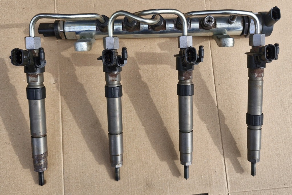 фото №1, Молдинг впрыскная с форсунки 9670890580, 0445116