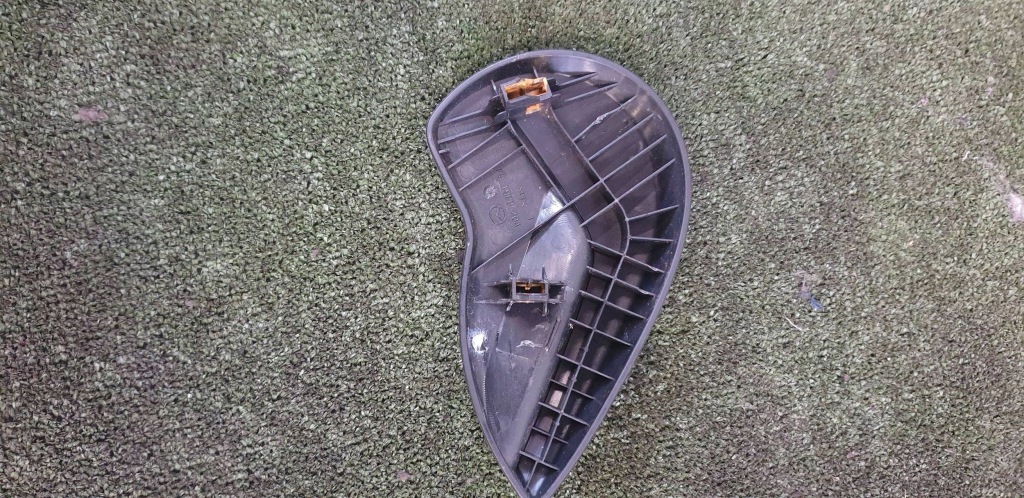 Mazda 2 dj 2014- ручка кронштейн сиденье левая передняя Доставка