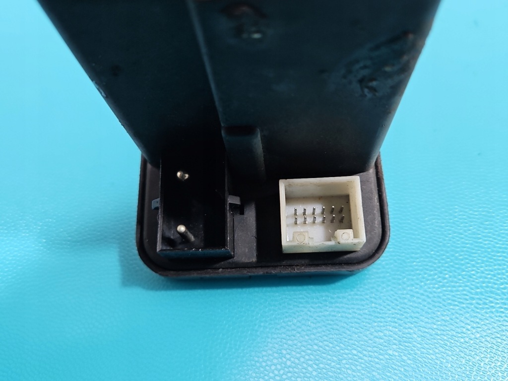 Помпа центрального замка audi 80 b4 4a0862257c - Зі Шроту