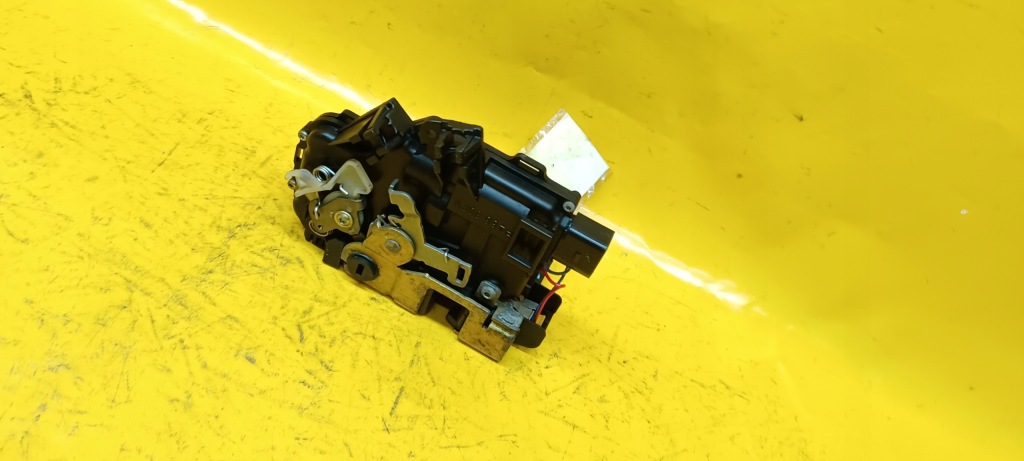 Купити Замок двері лівий задній audi a6 c5 97-04r 7контакти