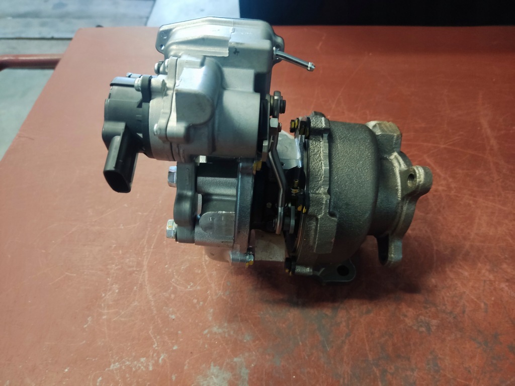 фото №13, Турбонагнетатель toyota land cruiser v8 17208-51030 vb49 nowa