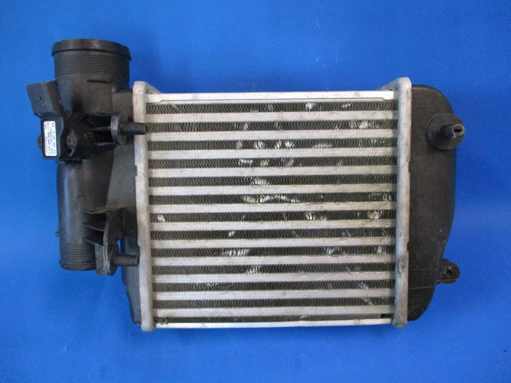 Купить Интеркулер левый audi a6 c6 3.0 tdi 4f0145805af