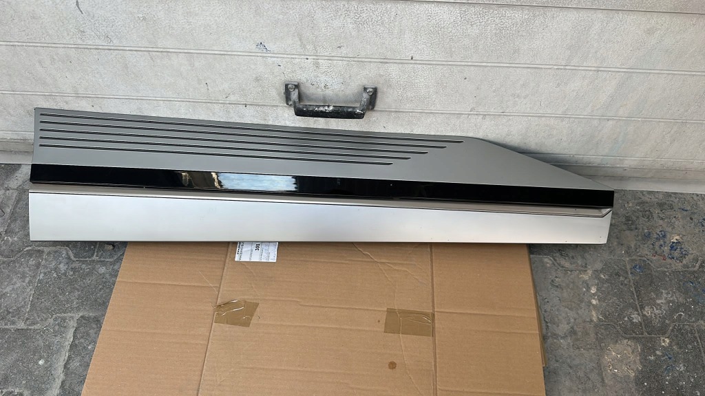 фото №1, Hyundai ioniq 5 2021-молдинг na двері перед права