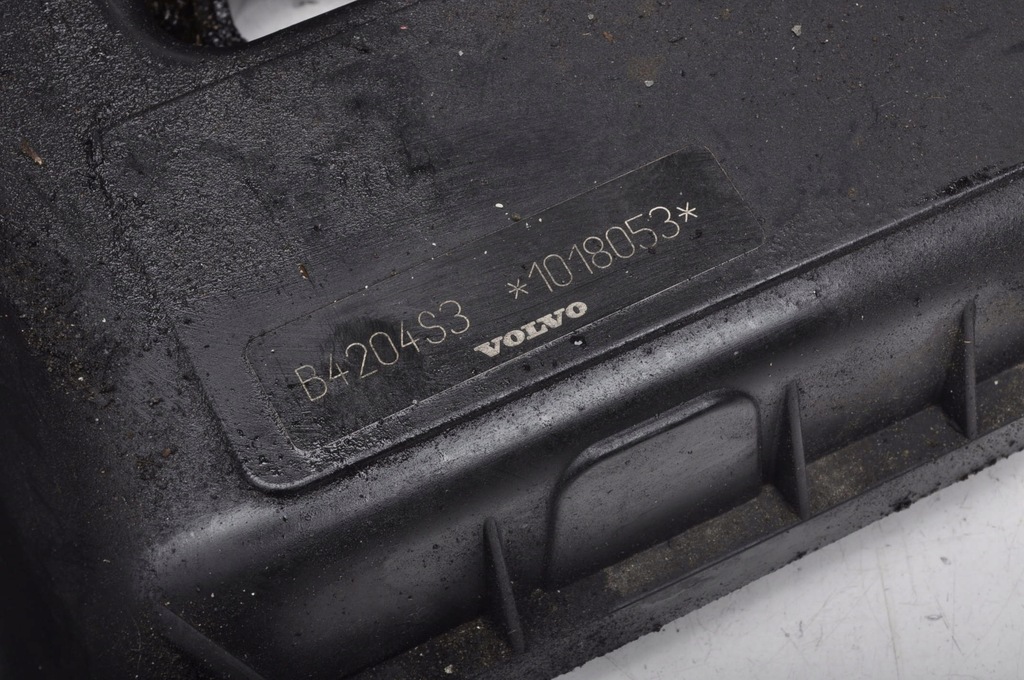 фото №7, Volvo s40 ii v50 c30 c70 2.0 16v 146km крышка клапанов p0 5s6g-6k272 bb