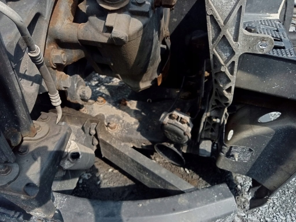 фото №1, Кронштейн порог левая mercedes actros mp4