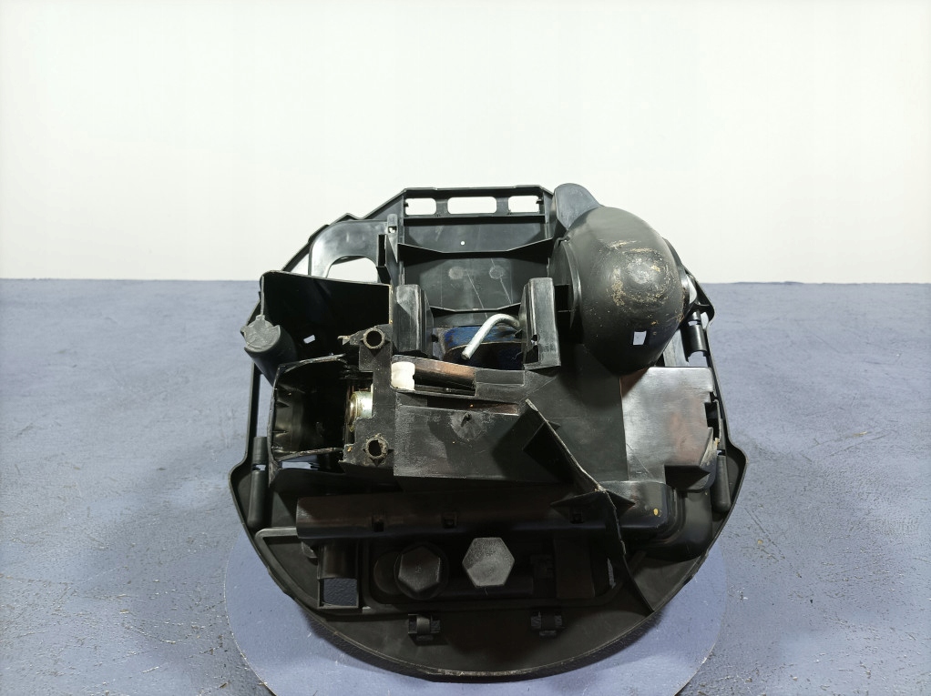 фото №5, Renault clio iii вкладыш колеса запасного домкрат 8200696876