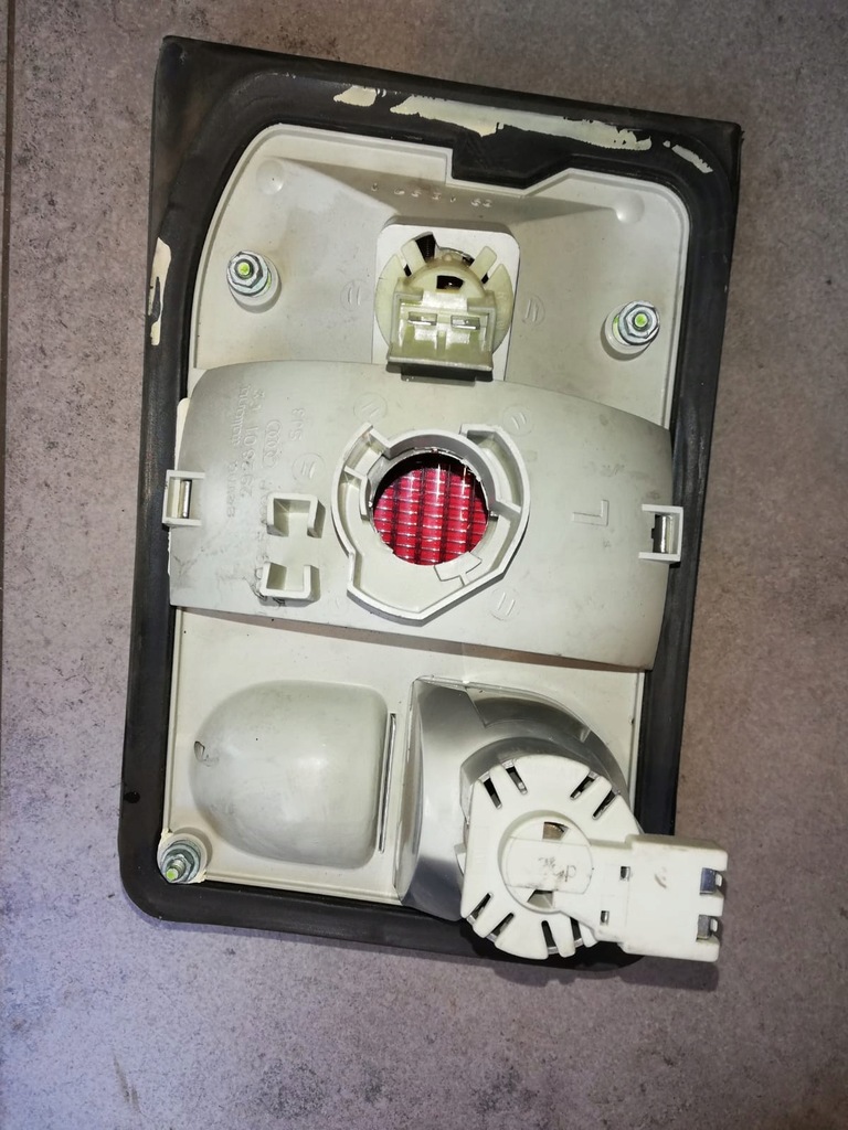 фото №1, Лампа лівий задня audi a8 d2 99-02 4d0945093