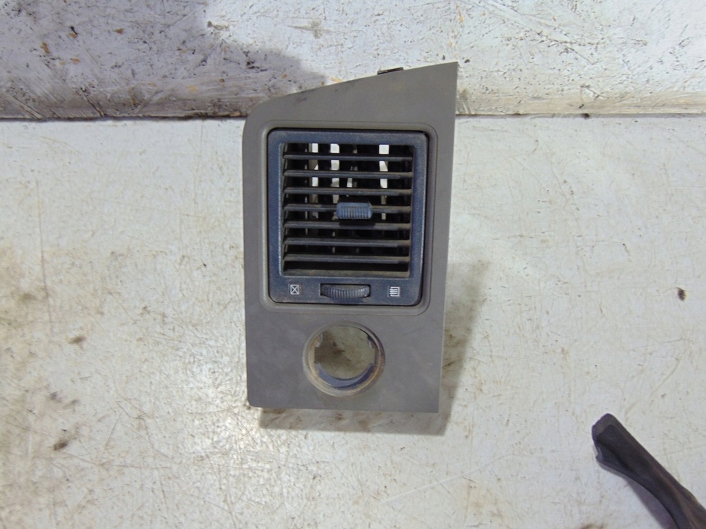 фото №1, Решётка обдув левая nissan atleon 06-13