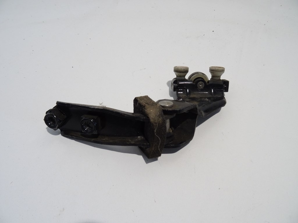 фото №1, Vw caddy 2k5 ролик дверь раздвижных левая 2k084333