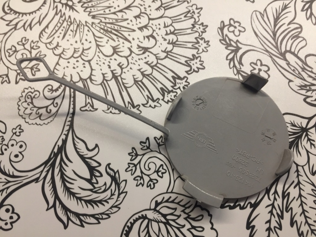 фото №2, Mini cooper f55 левая заглушка фаркоп бампера задняя