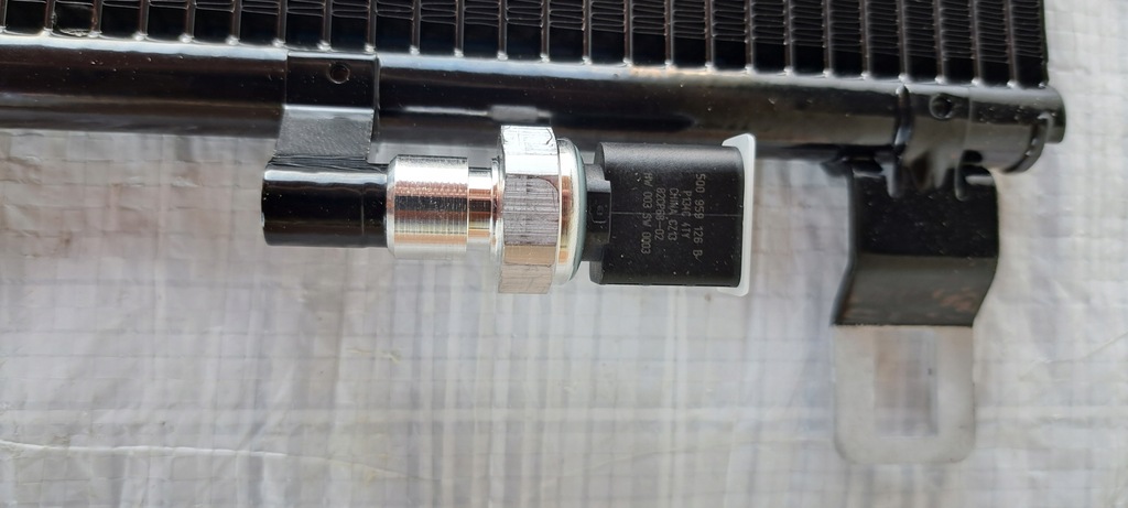 фото №8, Audi a4 b9 радиатор кондиционера 8w0816411r