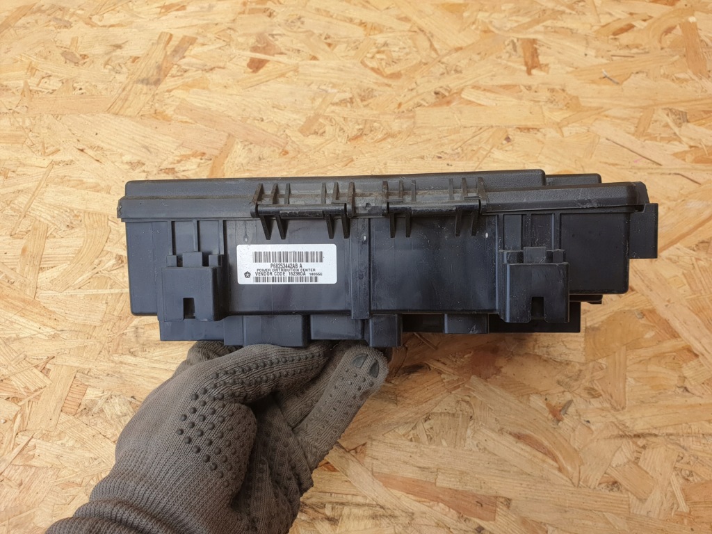 фото №8, Jeep grand cherokee wk2 srt коробка предохранителей p68253442