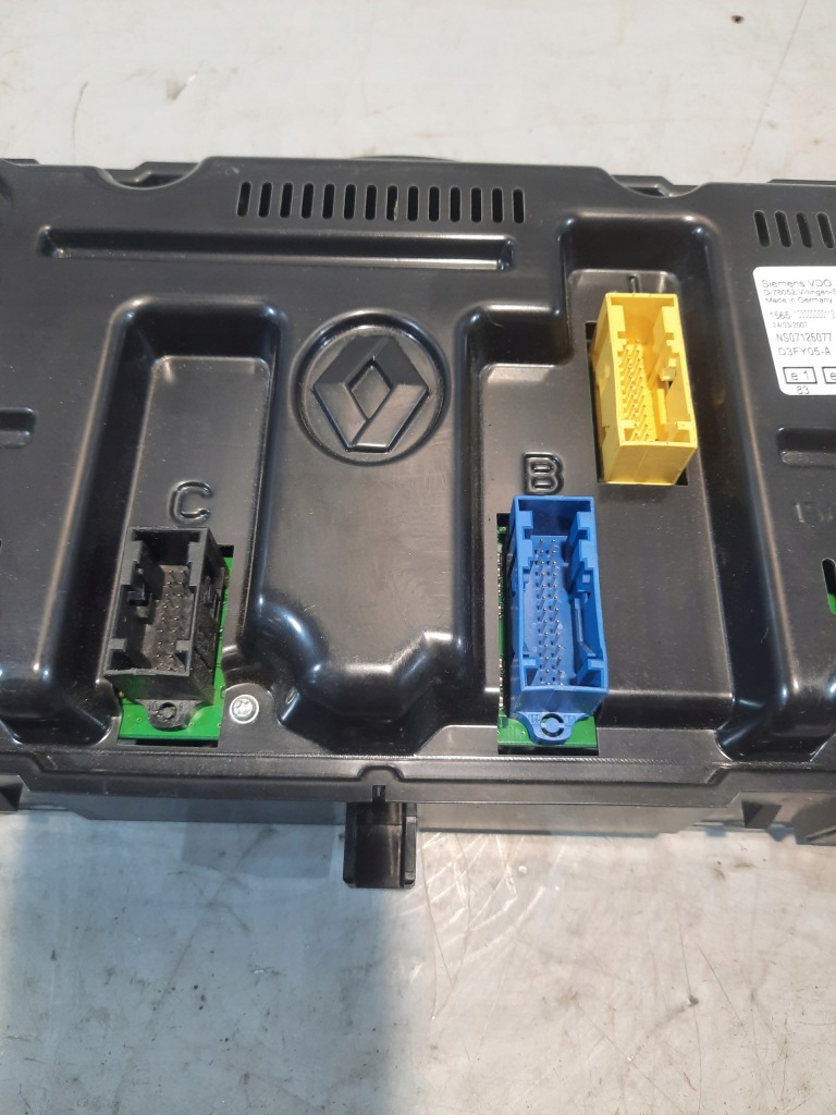 Счетчик приборы renault premium 450 07r оригинальный номер 7420977592-01 с Разборки