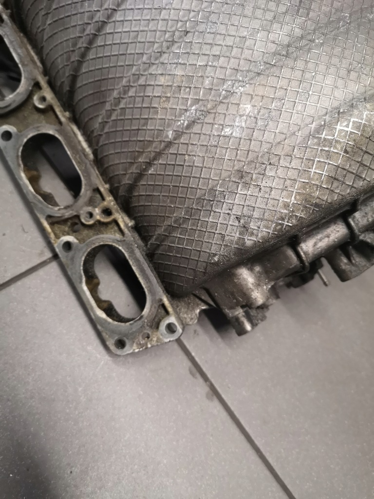 фото №9, Крышка часть нижняя коллектор audi a8 d2 4.2 fl