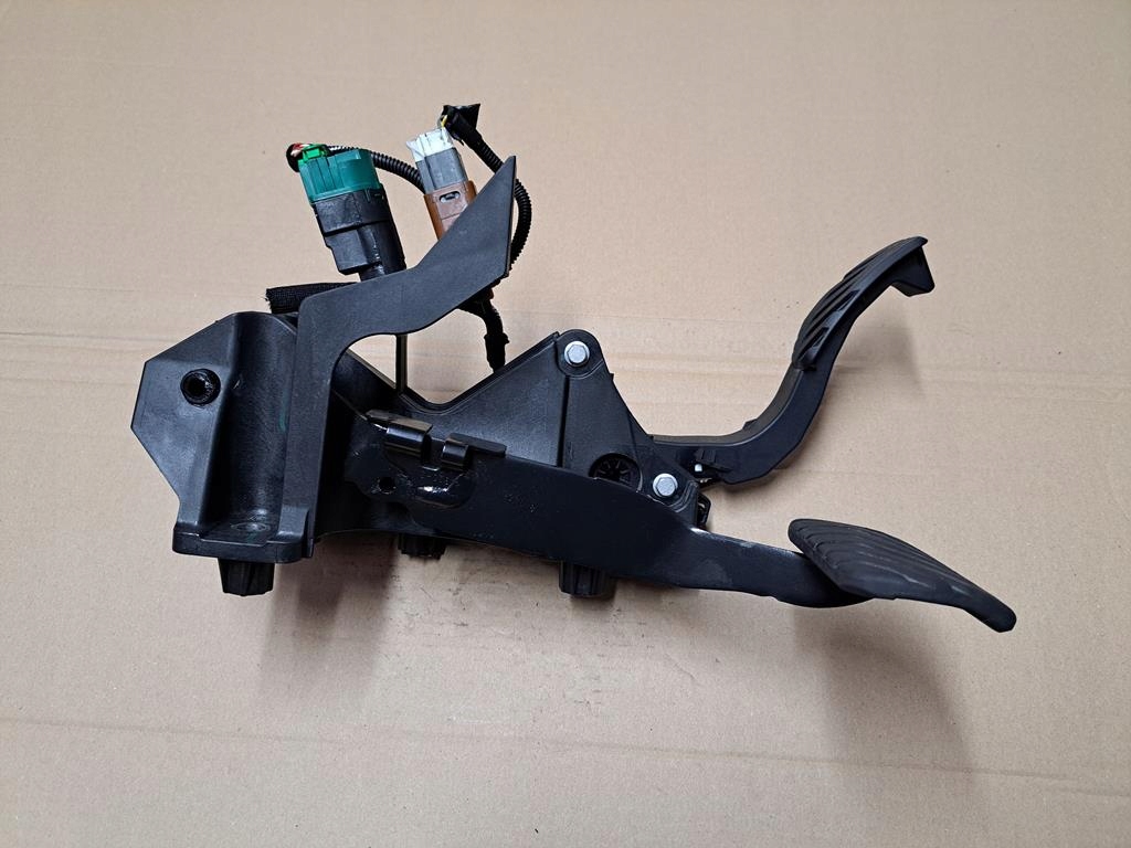 фото №1, Педаль газу гальма renault clio v 1.6 180108467r 465017806r 1