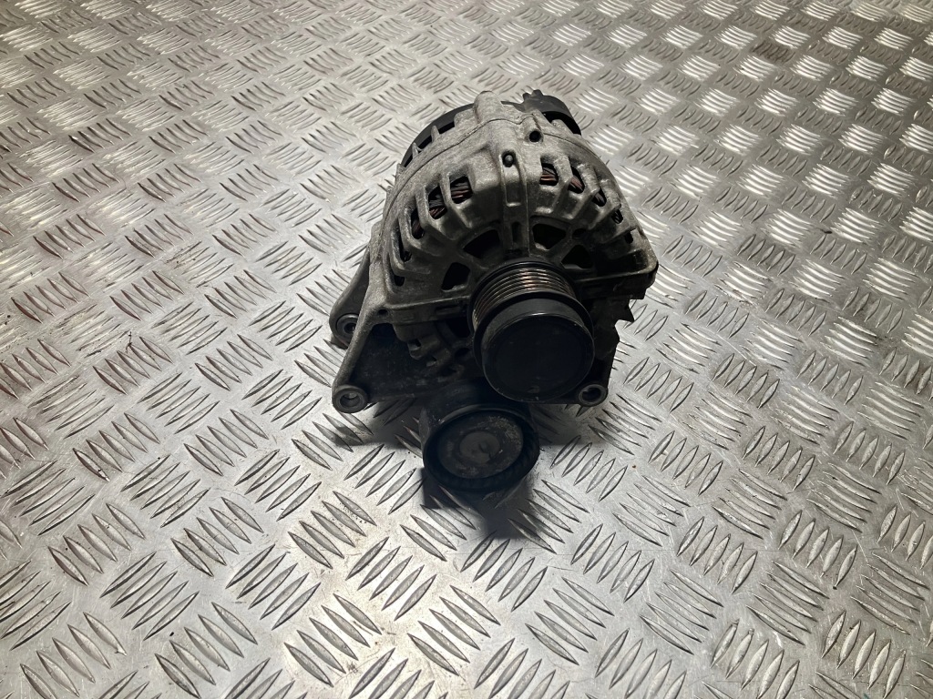 Купити Генератор mercedes w238 250a 14v a0009066906