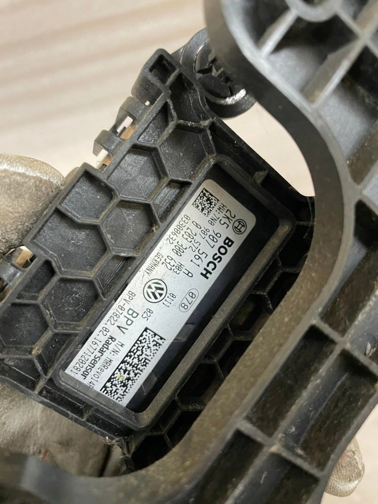 фото №4, Vw caddy 2k5 кронштейн радар 2k5907704 2k5907561a