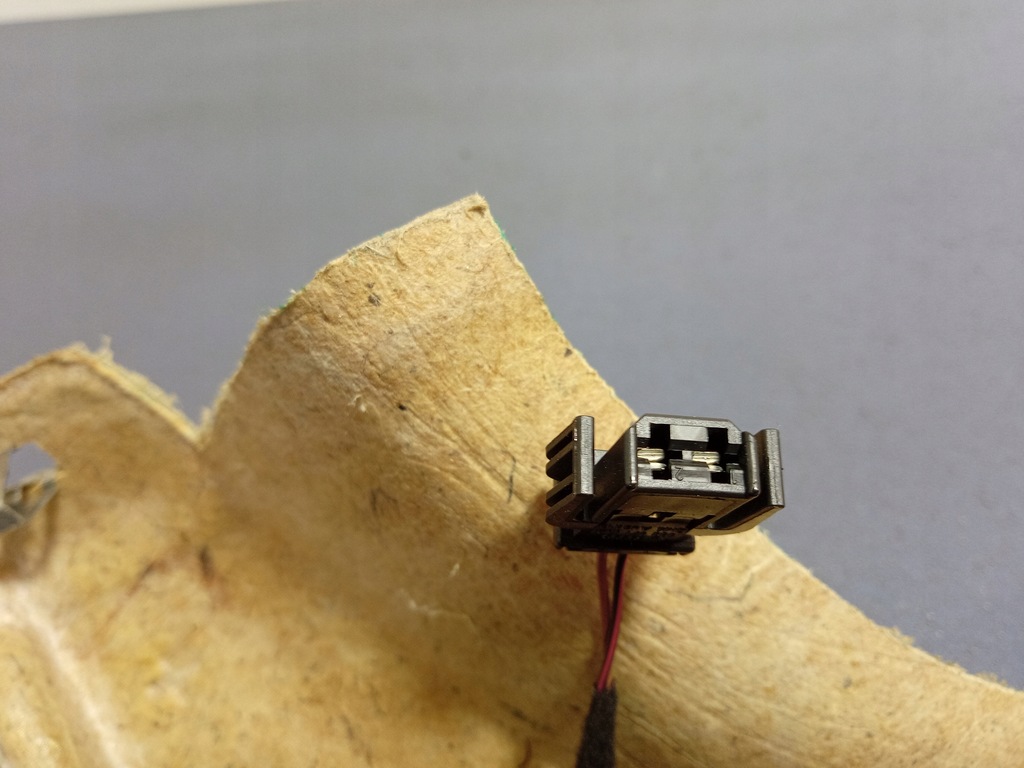 фото №4, Audi a8 d3 полка багажника бежевая 4e0863411dg