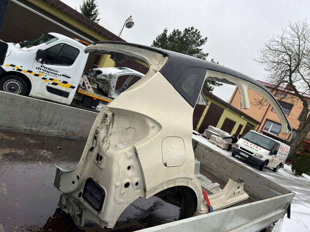 Четверть крыло порог правая  задняя captur Цена