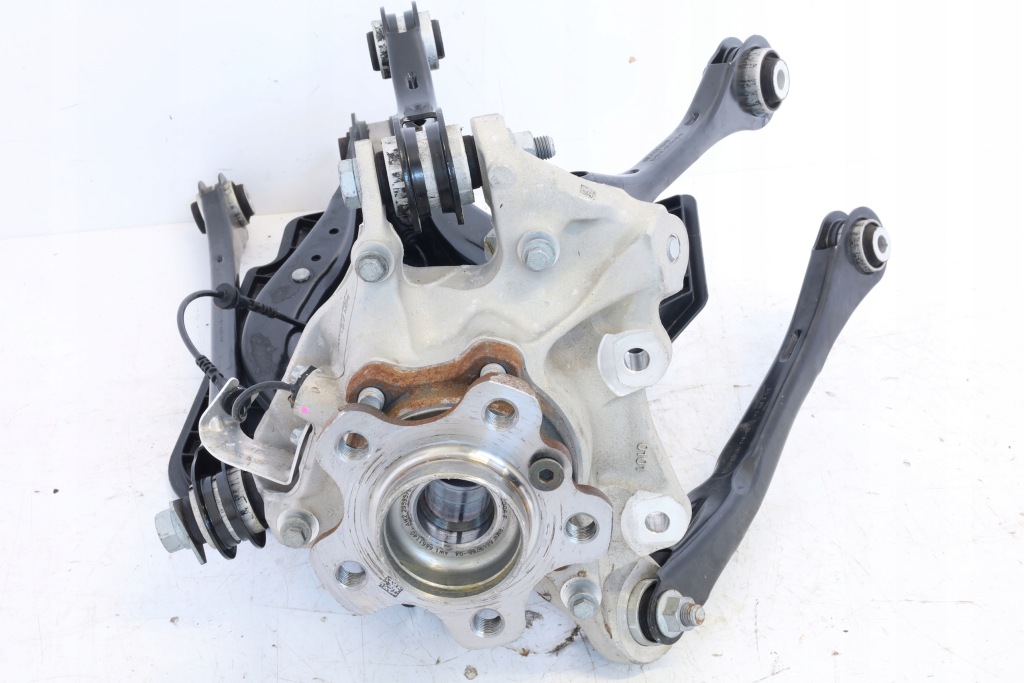 фото №1, Поворотный кулак рычаг правая правый задняя bmw g20 6879534