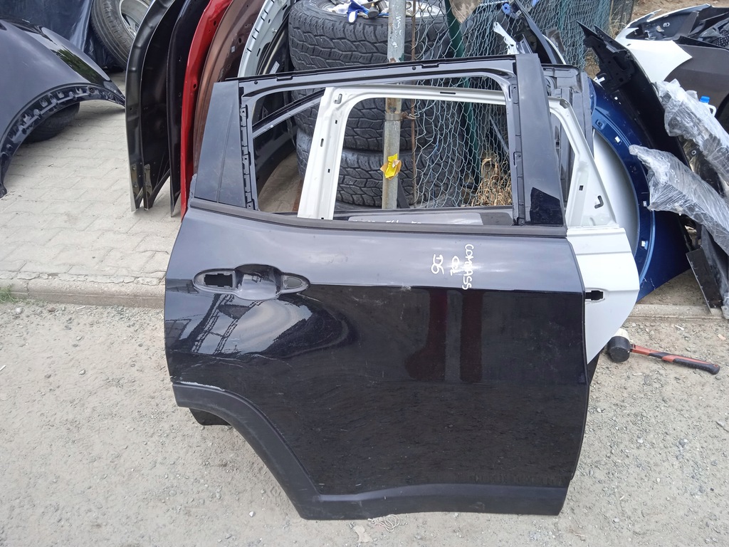 фото №1, Jeep compass wk2 дверь задние правое