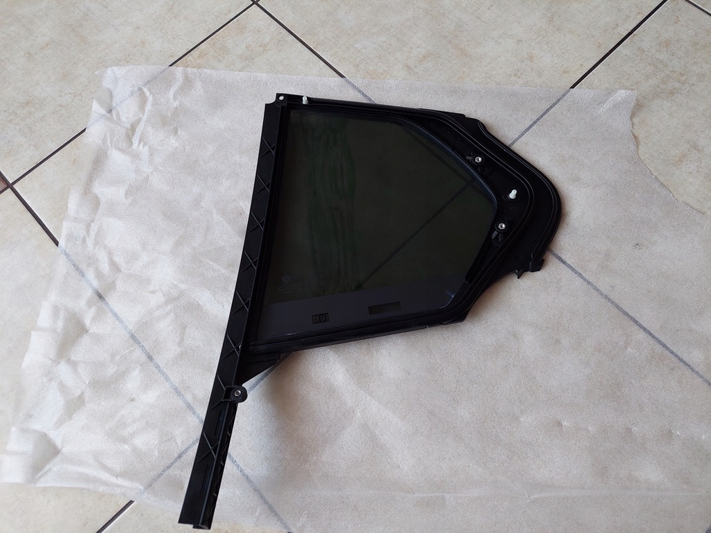 фото №6, Стекло боковая - правый задняя - bmw 1 f40