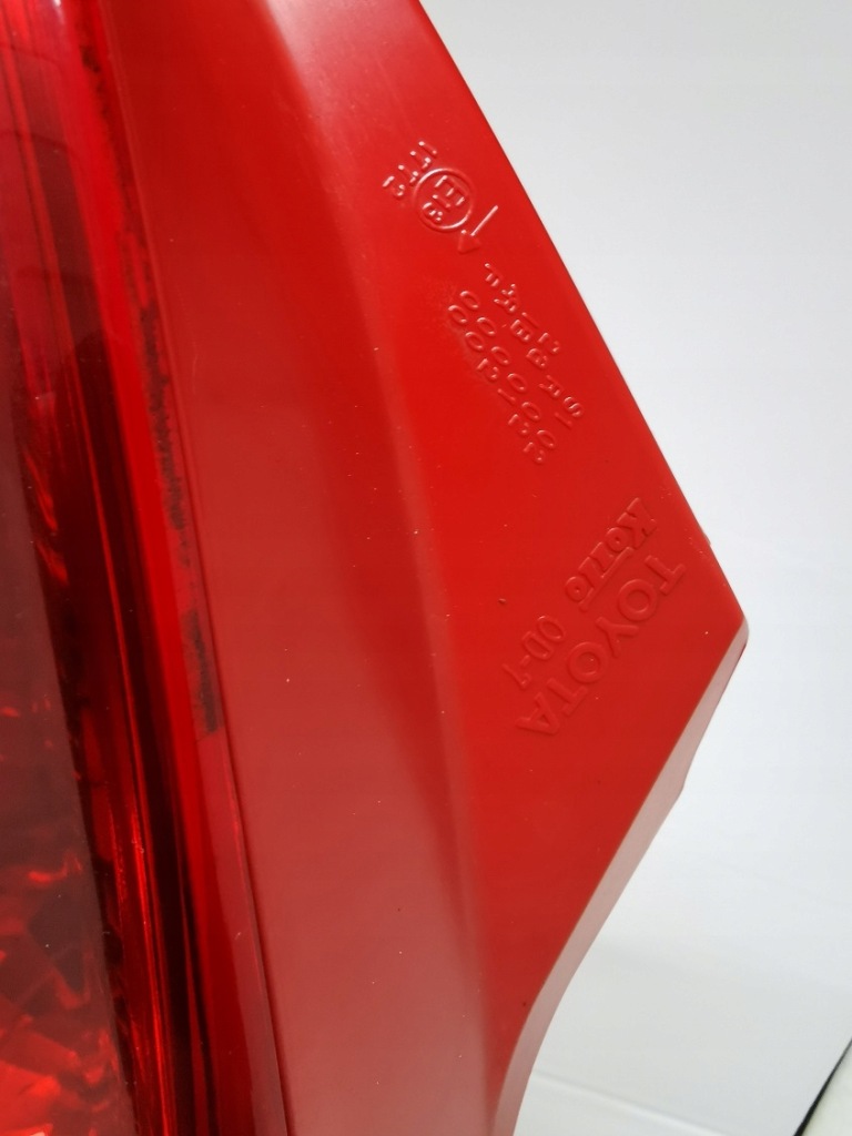 фото №4, Toyota yaris ii лампа задняя задняя правая 5дверь