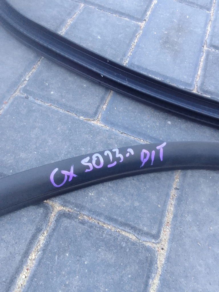 фото №7, Mazda cx50 23- прокладка двері usa