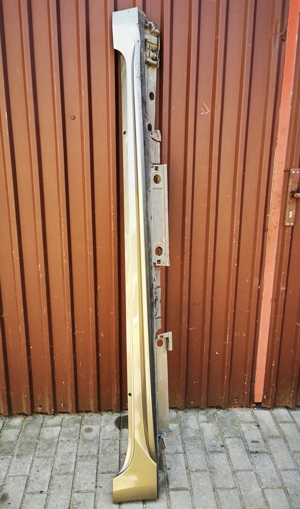 фото №1, Toyota corolla e21 kombi поріг правий молдинг progowaprawa демонтаж