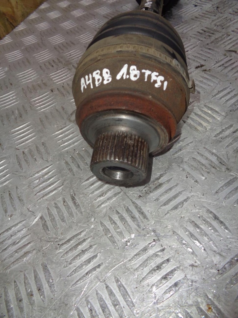 Приводной вал левое  правый  перед механическая коробка передач audi a4 b8 1.8 tfsi 160km 2008- 8k0407271q в Украине