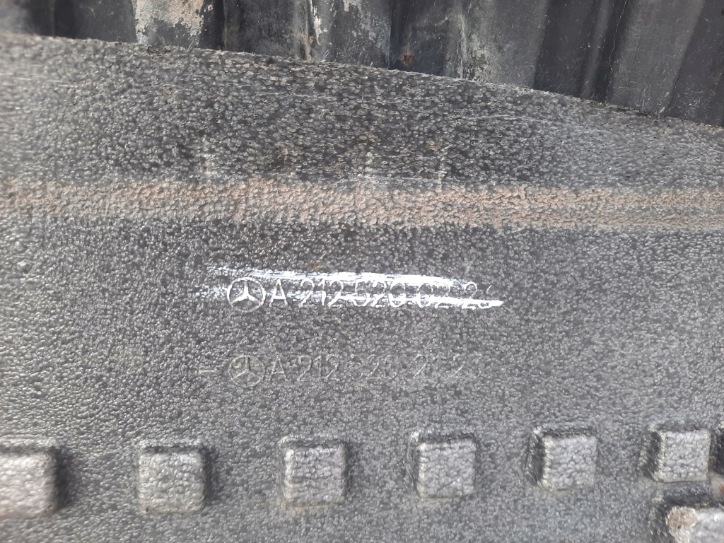 Mercedes w212 e klasa накладка нижняя под бампер с Разборки