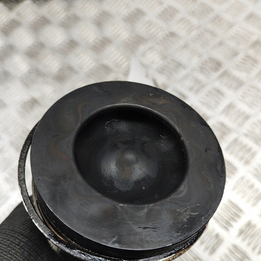 фото №6, Volkswagen touareg ii 2016 поршень