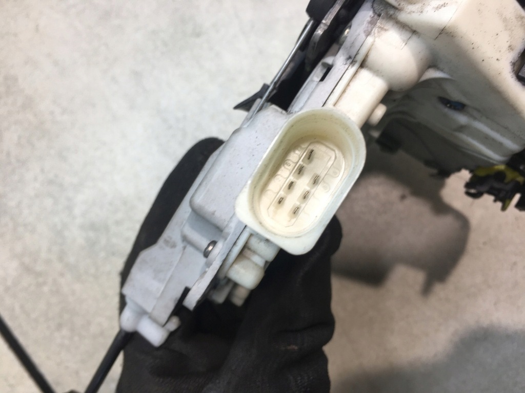 фото №6, Замок двері правий перед audi a4 b7 7 pin 8e1837016aa