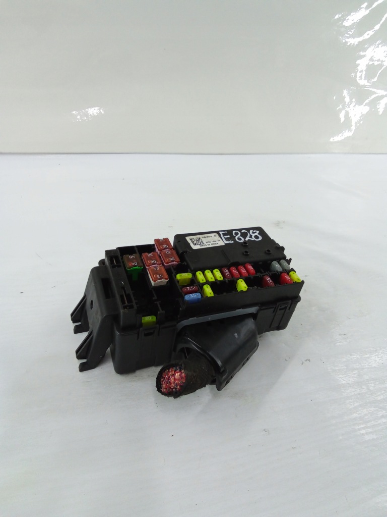 фото №1, E828 коробка запобіжників astra k 15513163