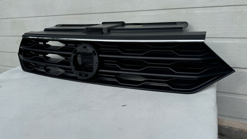 фото №3, Решётка радиатора решётка радиатора бампера vw t-roc 2ga853343b 2017-