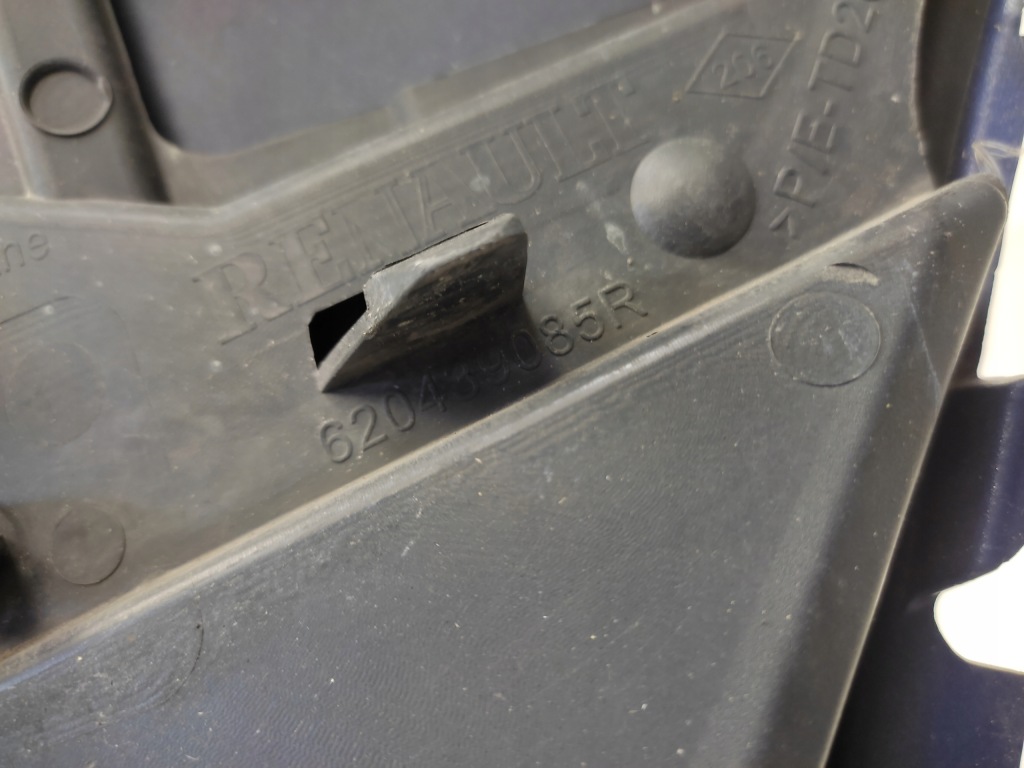 Renault megane iv gt line бампер передній 4pdc 2015- 16- Доставка