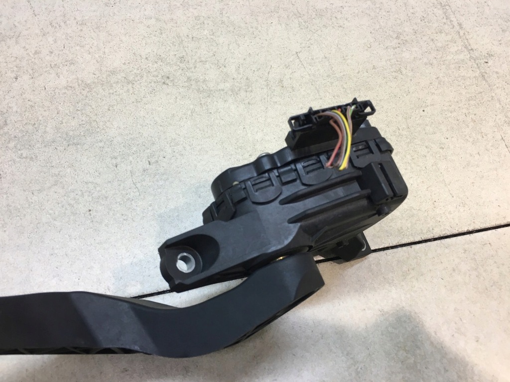 фото №4, Потенціометр газу audi a4 b6 2.5 tdi 8e1723523f