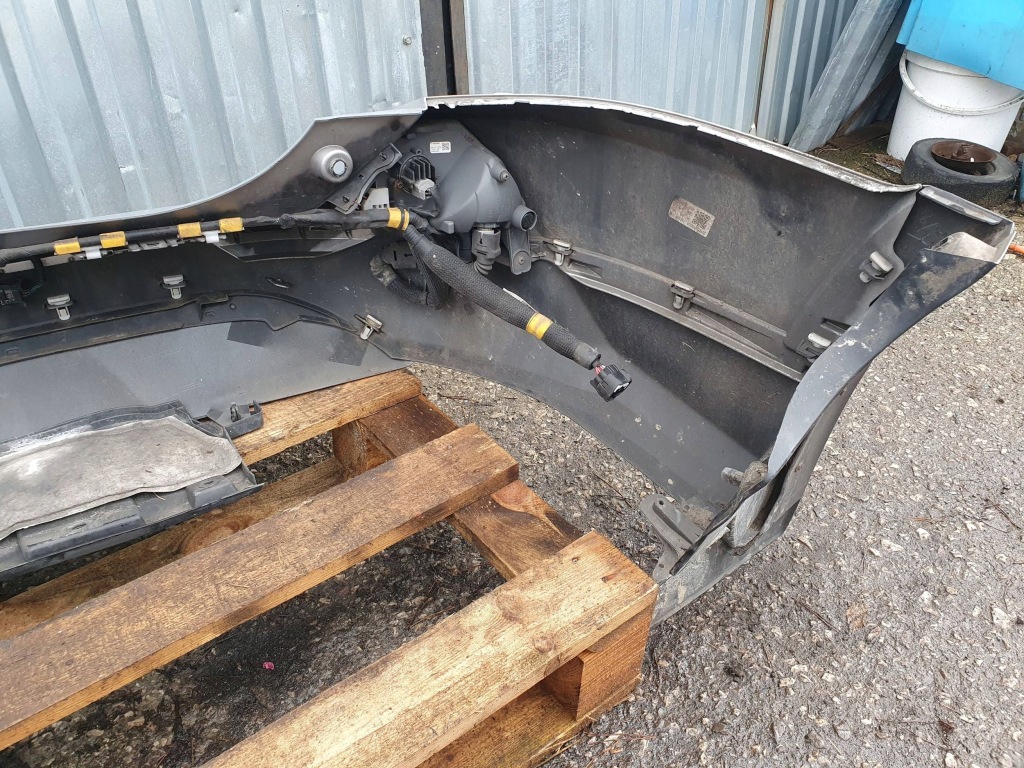 Бампер задній задні комплект  toyota rav 4 рестайлінг  1d6 Зі Шроту