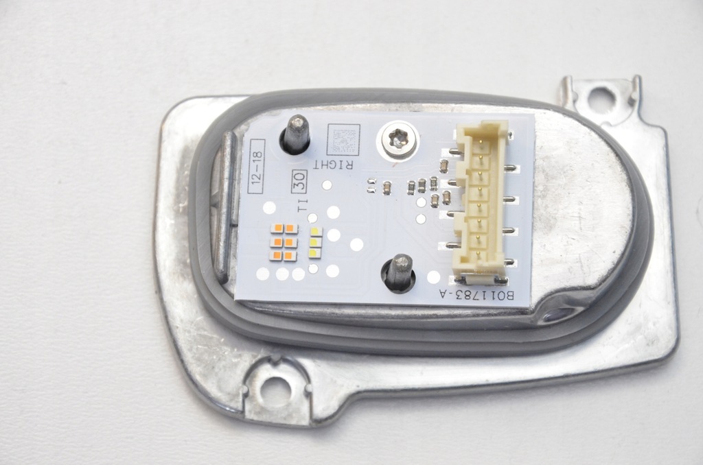 фото №7, Модуль денні led drl правий audi a3 s3 8v0998474a