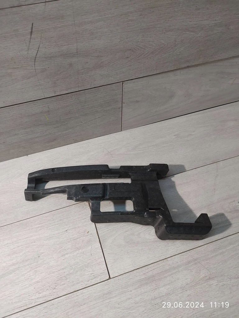 фото №6, 9176. taycan пена бампер правый задняя 9j0801954