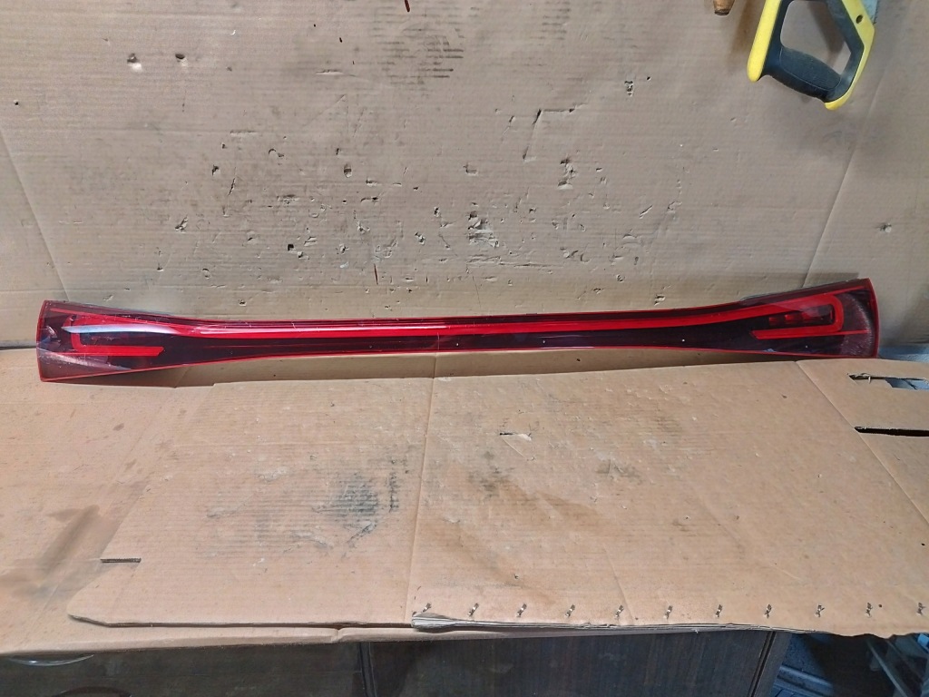 фото №1, Mercedes eqa a2439062900 лампа накладка задня