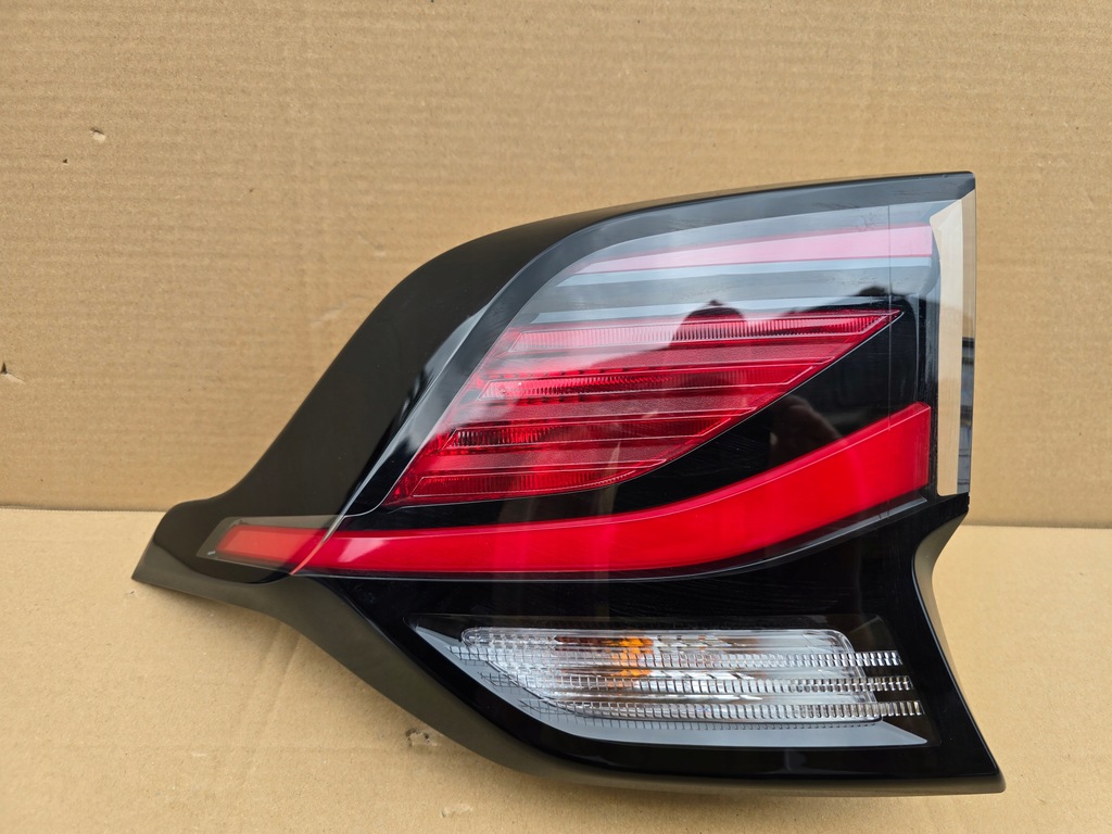 фото №1, Kia sportage 5 v лампа левая задняя 92401-r2000