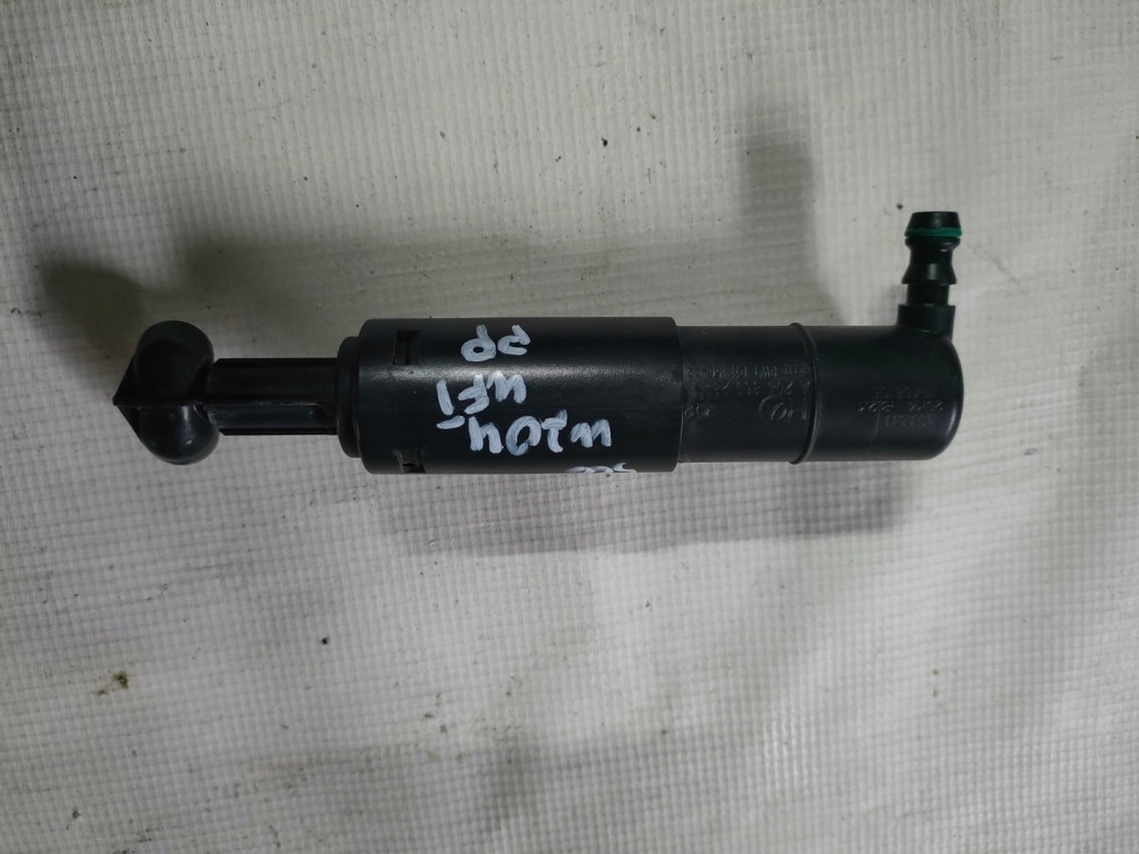 фото №1, Mercedes w204 kombi насадка распылителя правая a2048602847