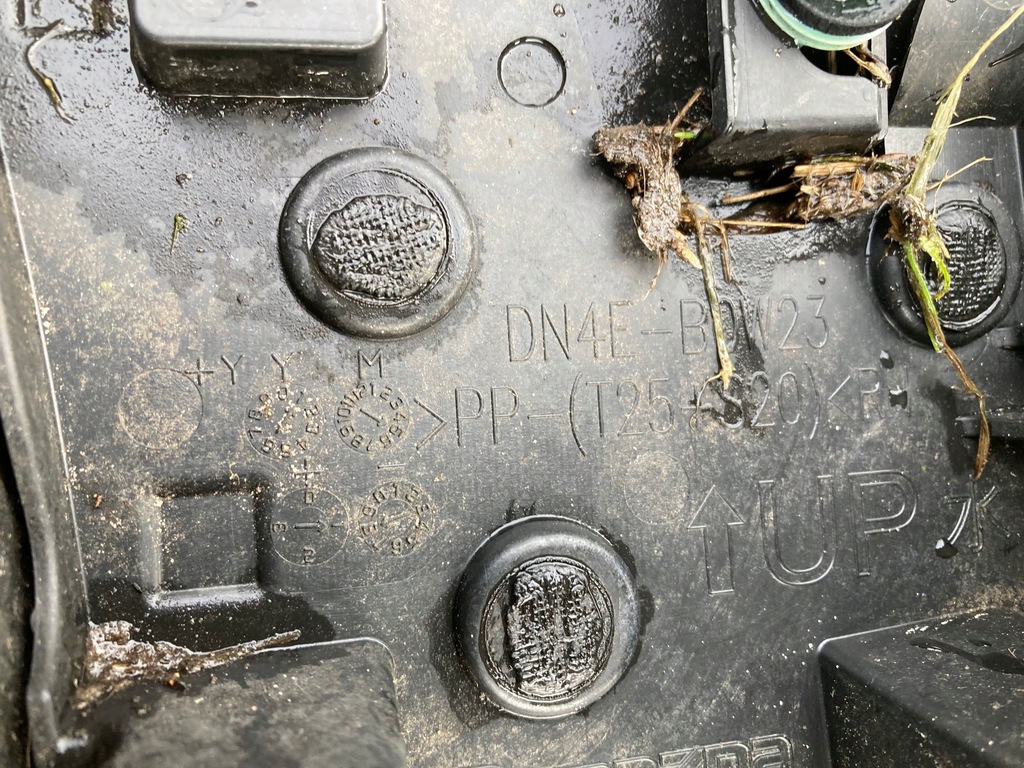 фото №8, Mazda mx30 mx-30 накладка молдинг крила правий перед dn4e51w21