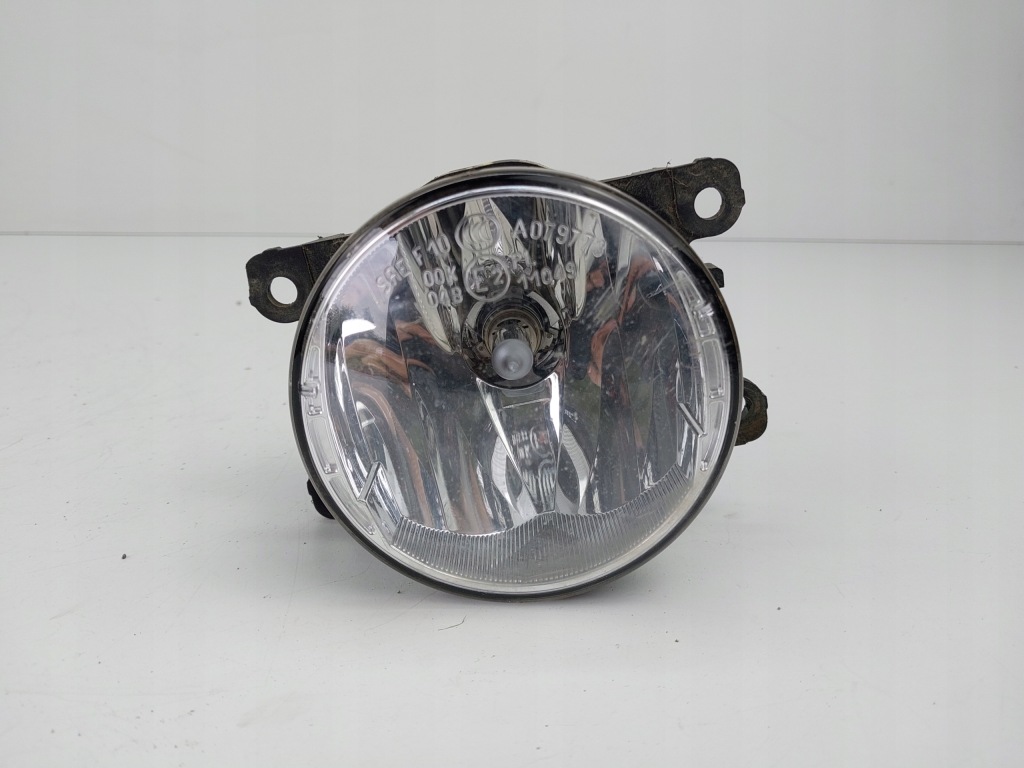 Купити Протитуманна фара лівий / правий перед 261500097r renault clio iv