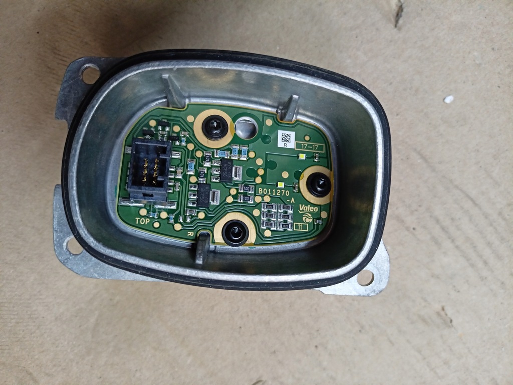 фото №1, Преобразователь led правый перед koleos ii оригинал